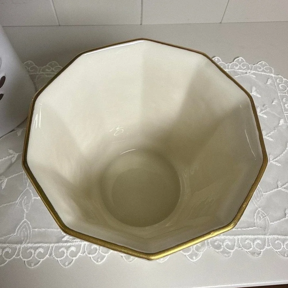 Vintage Lenox Ivory Embossed Cachepot Planter 24K Gold‎ Trim